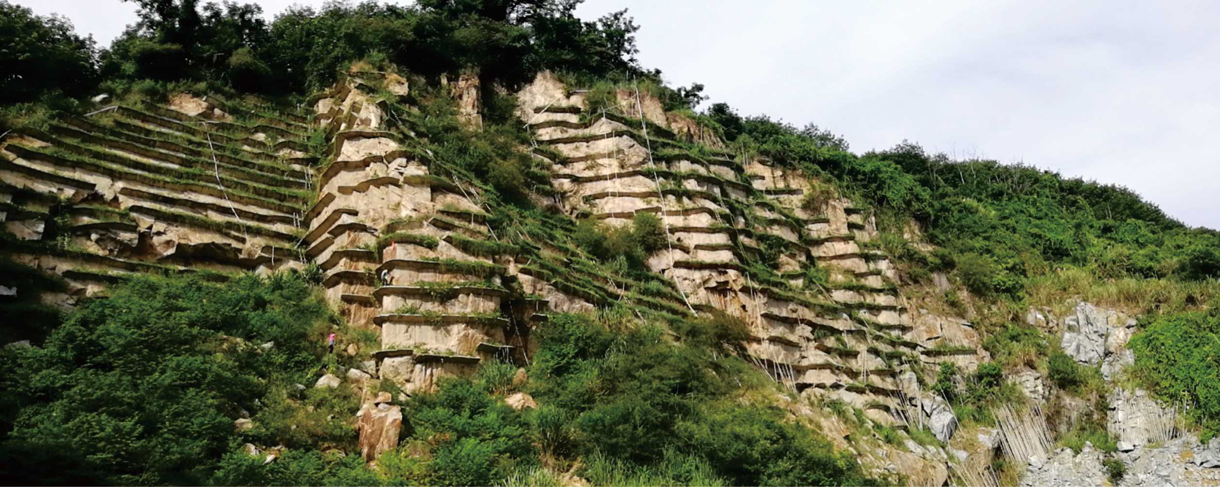 海南儋州鼓嶺礦山山體修復